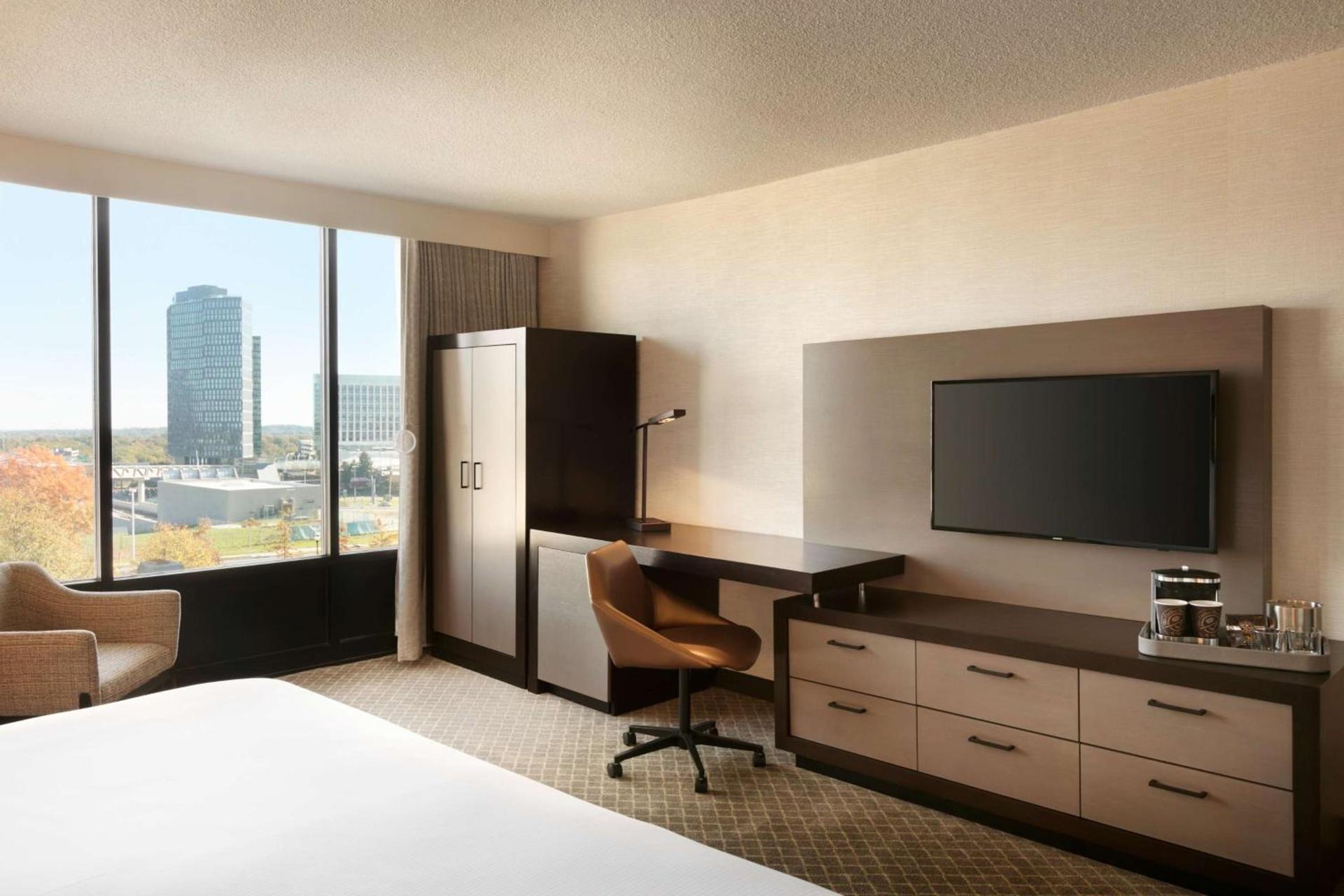 DoubleTree by Hilton McLean Tysons photo 31