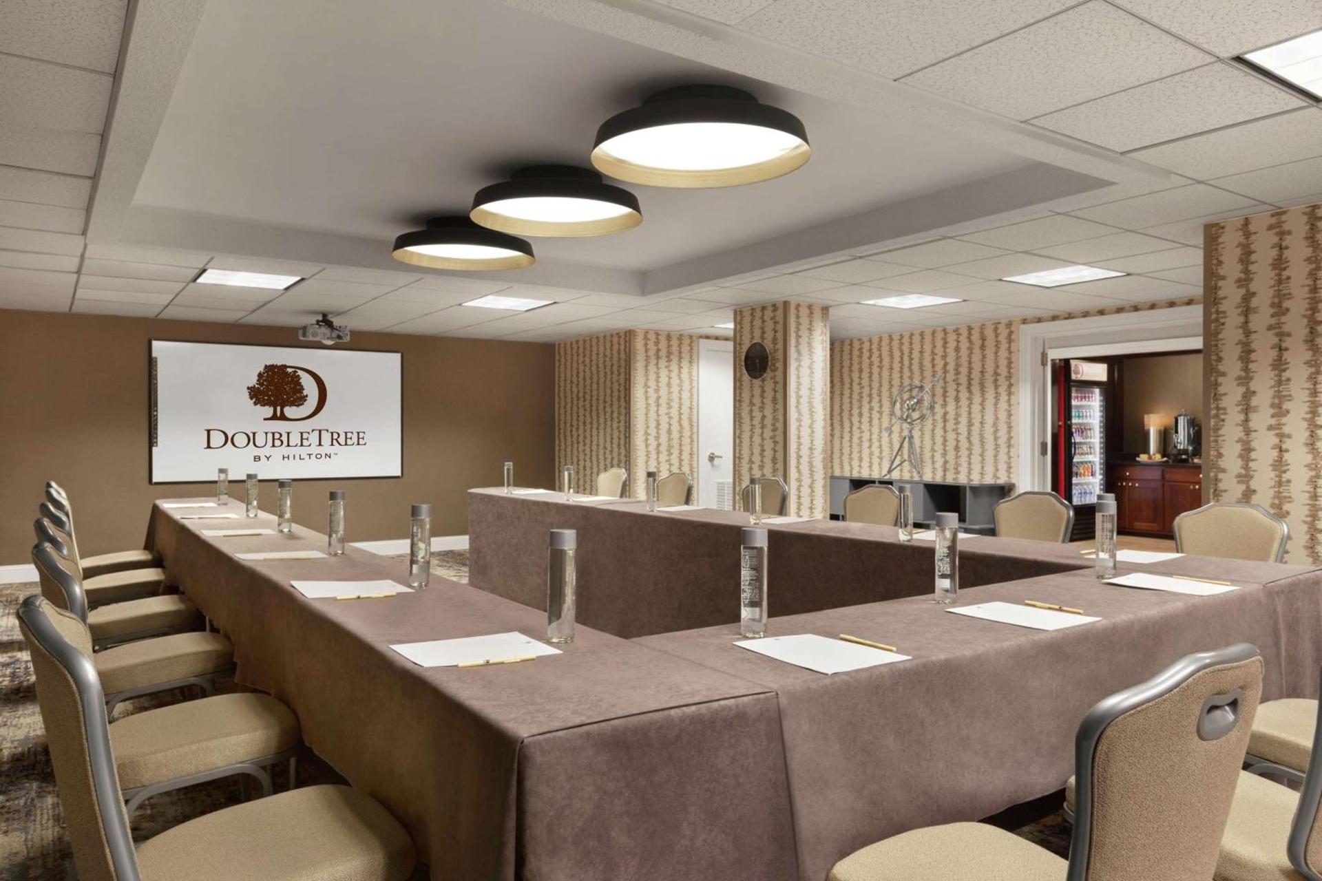 DoubleTree by Hilton McLean Tysons photo 38