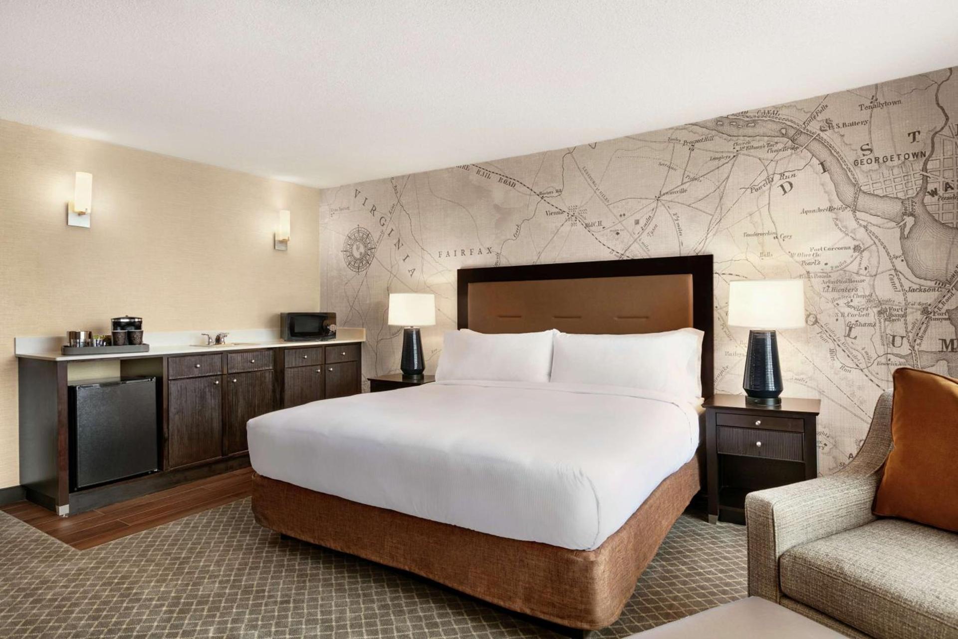 DoubleTree by Hilton McLean Tysons photo 41