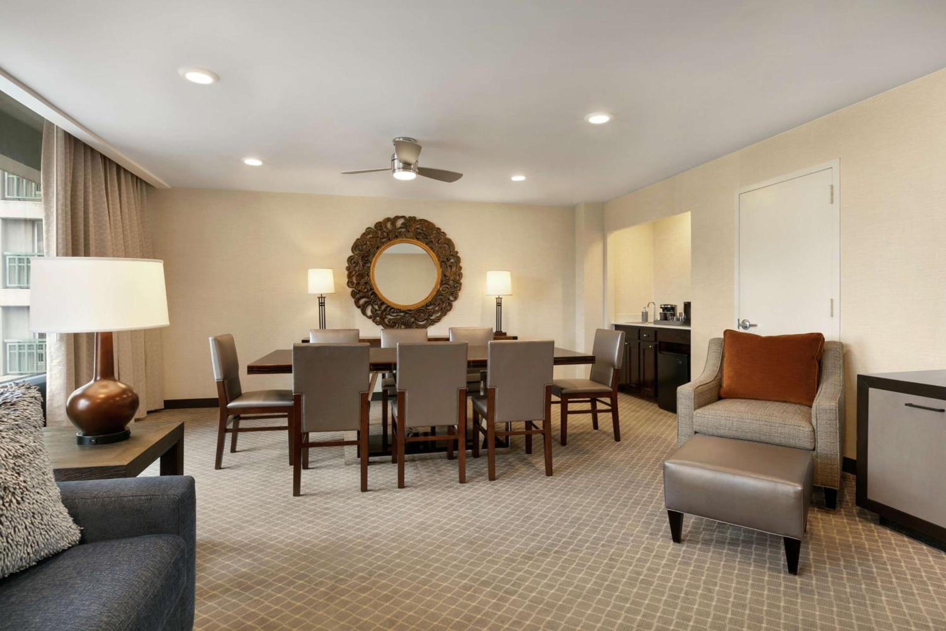 DoubleTree by Hilton McLean Tysons photo 37