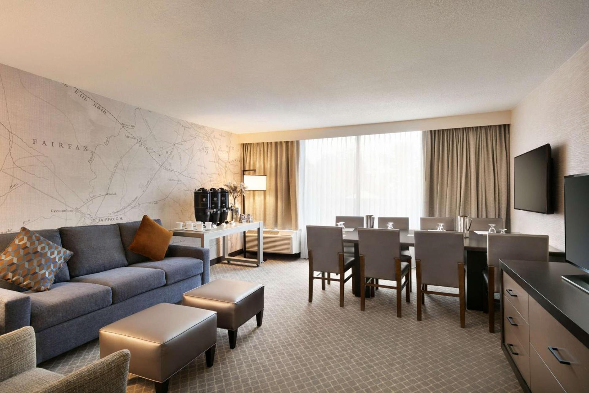 DoubleTree by Hilton McLean Tysons photo 43