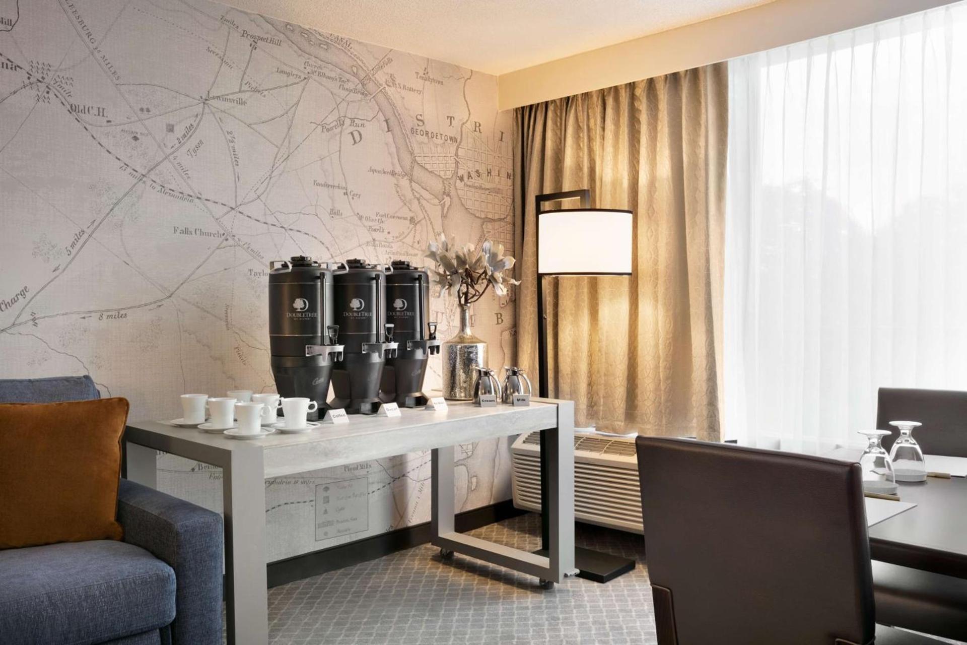 DoubleTree by Hilton McLean Tysons photo 45
