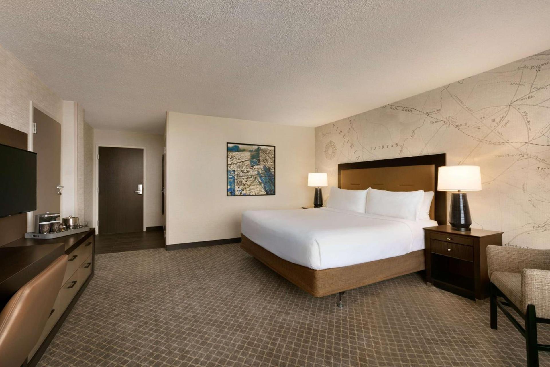DoubleTree by Hilton McLean Tysons photo 46