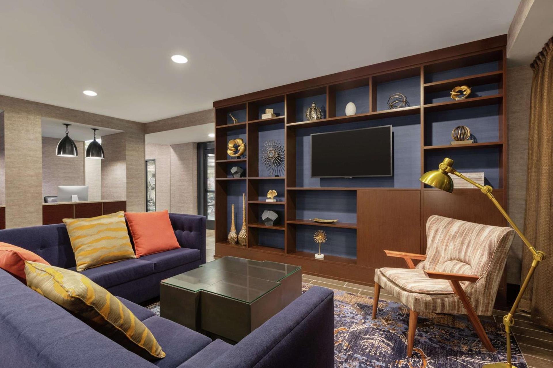 DoubleTree by Hilton McLean Tysons photo 49