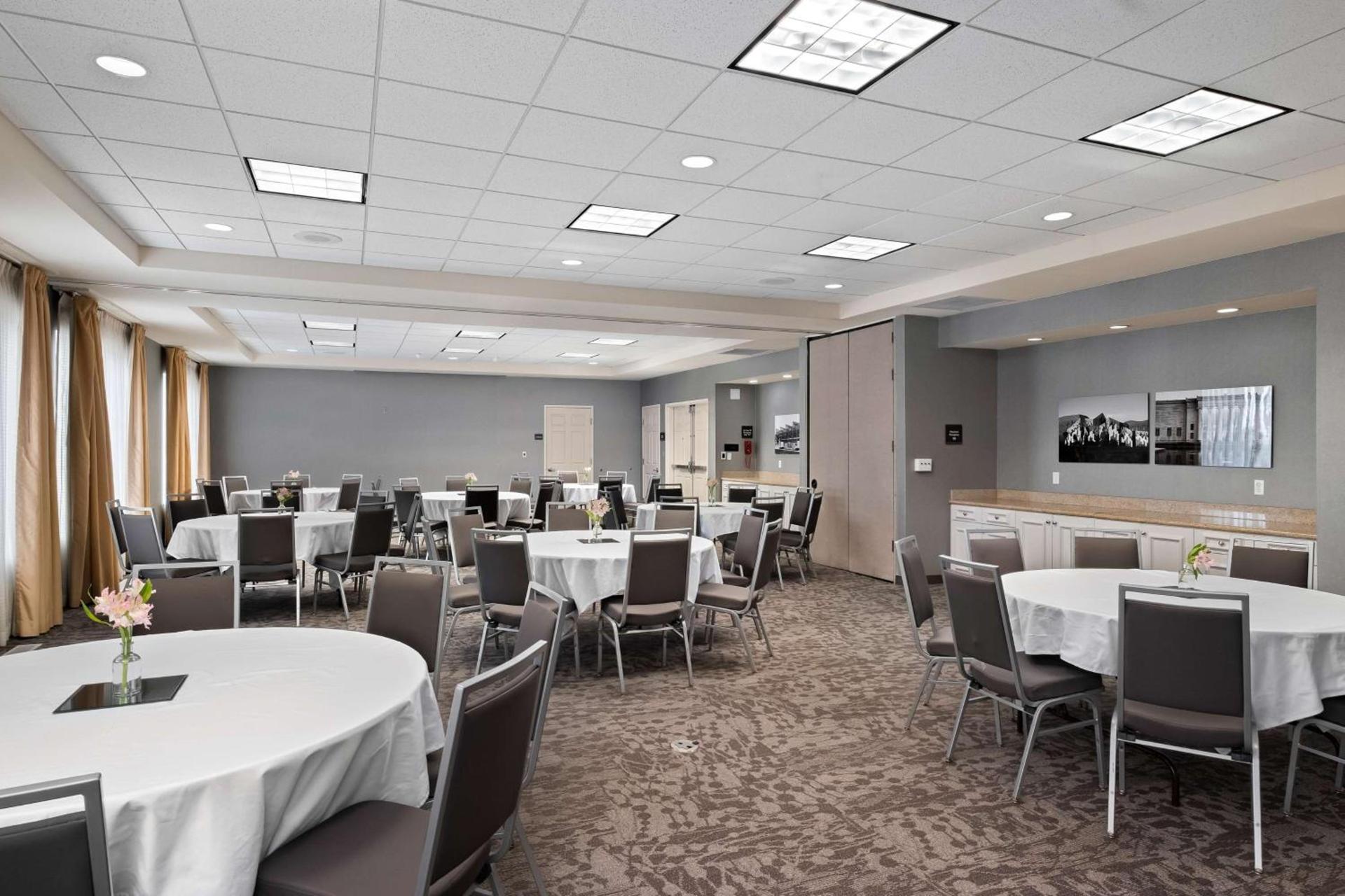 Hilton Garden Inn Overland Park photo 26