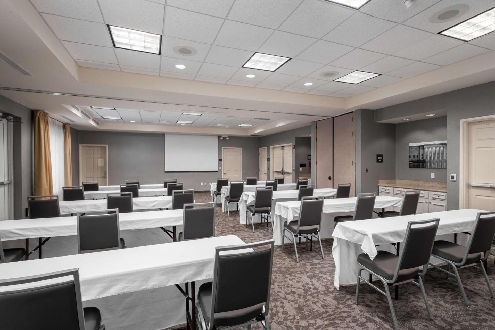 Hilton Garden Inn Overland Park photo 27