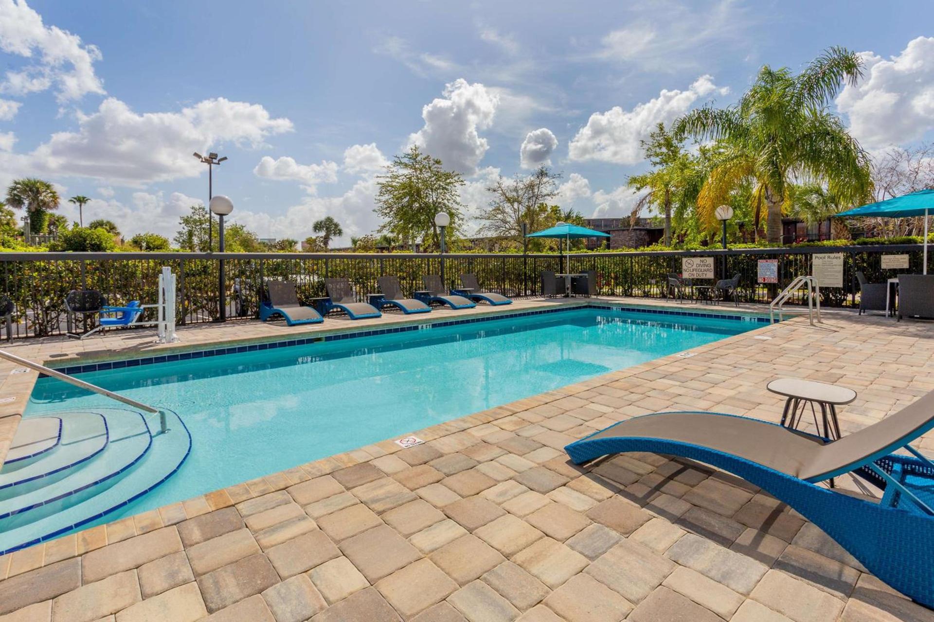 Hampton Inn & Suites Orlando International Drive North photo 5