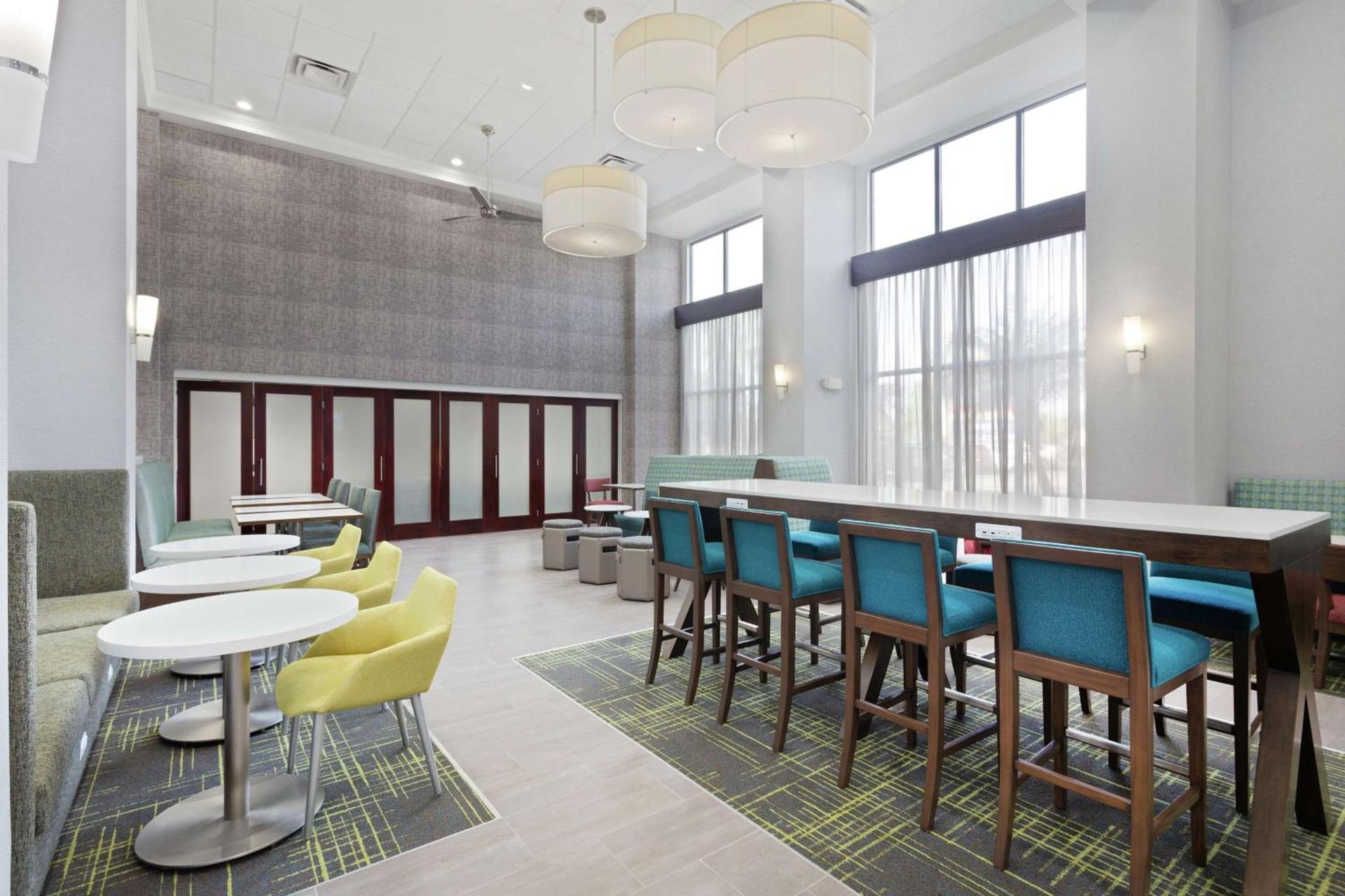 Hampton Inn & Suites Orlando International Drive North photo 41