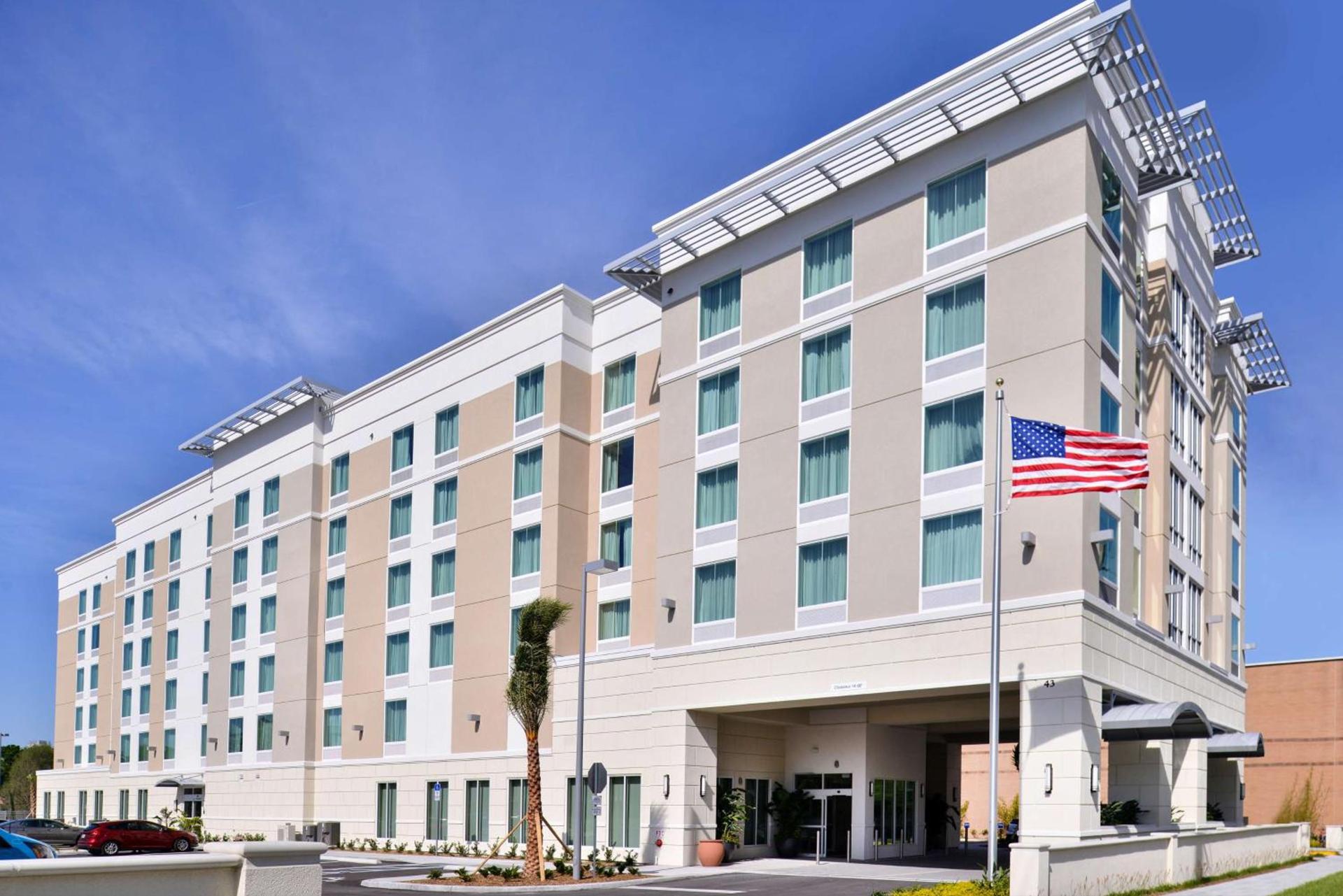 Hampton Inn & Suites Orlando/Downtown South - Medical Center photo 31