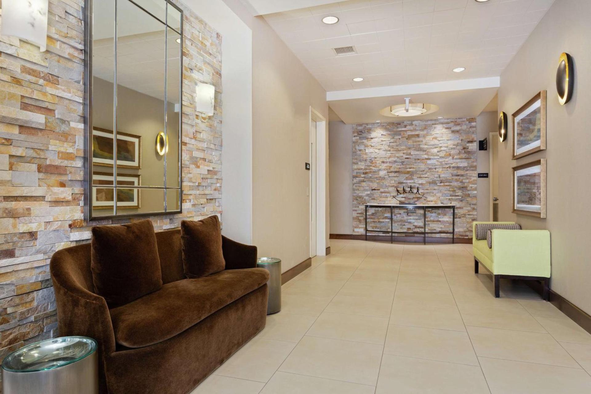 Hampton Inn & Suites Orlando/Downtown South - Medical Center photo 37