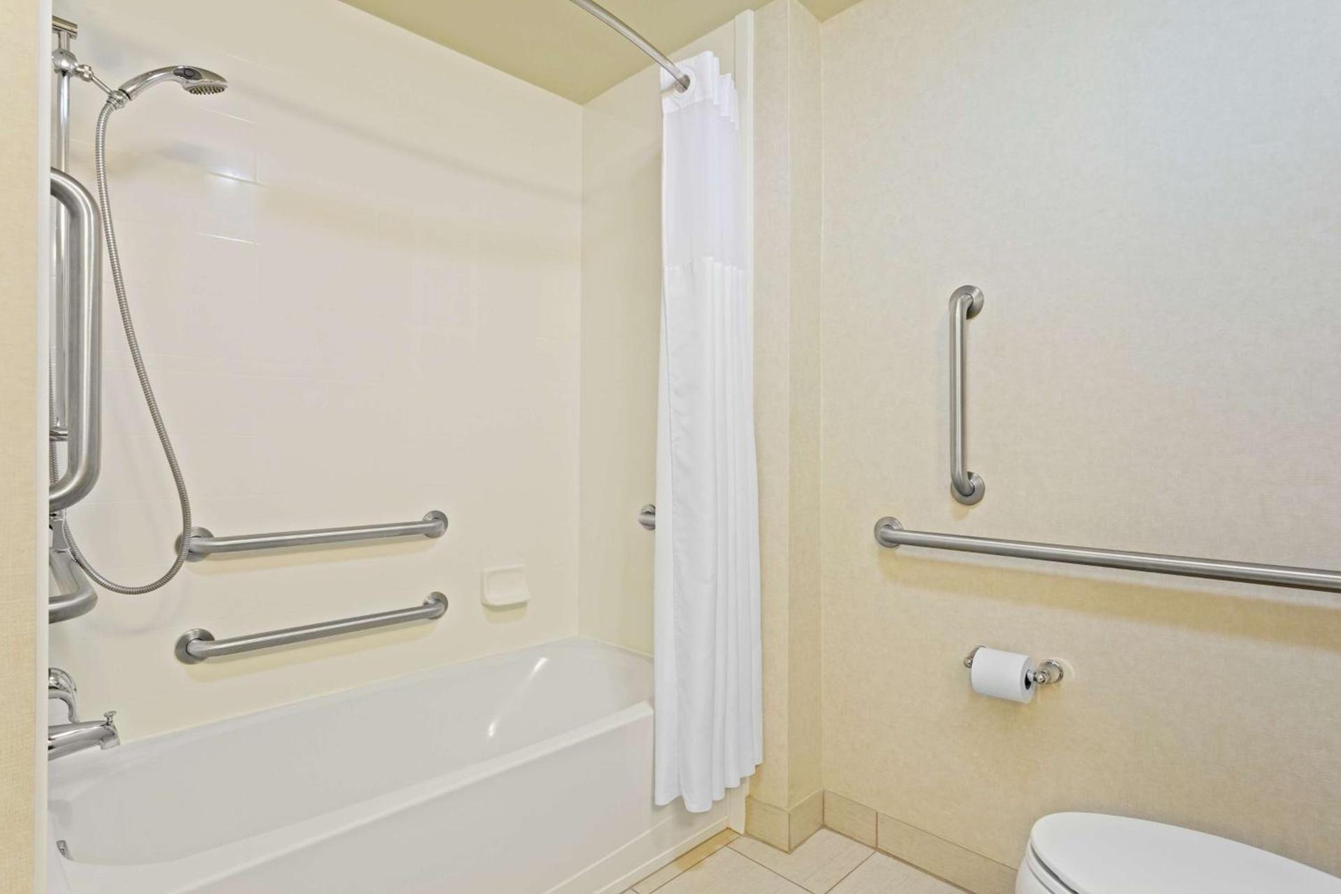 Hampton Inn & Suites Orlando/Downtown South - Medical Center photo 47