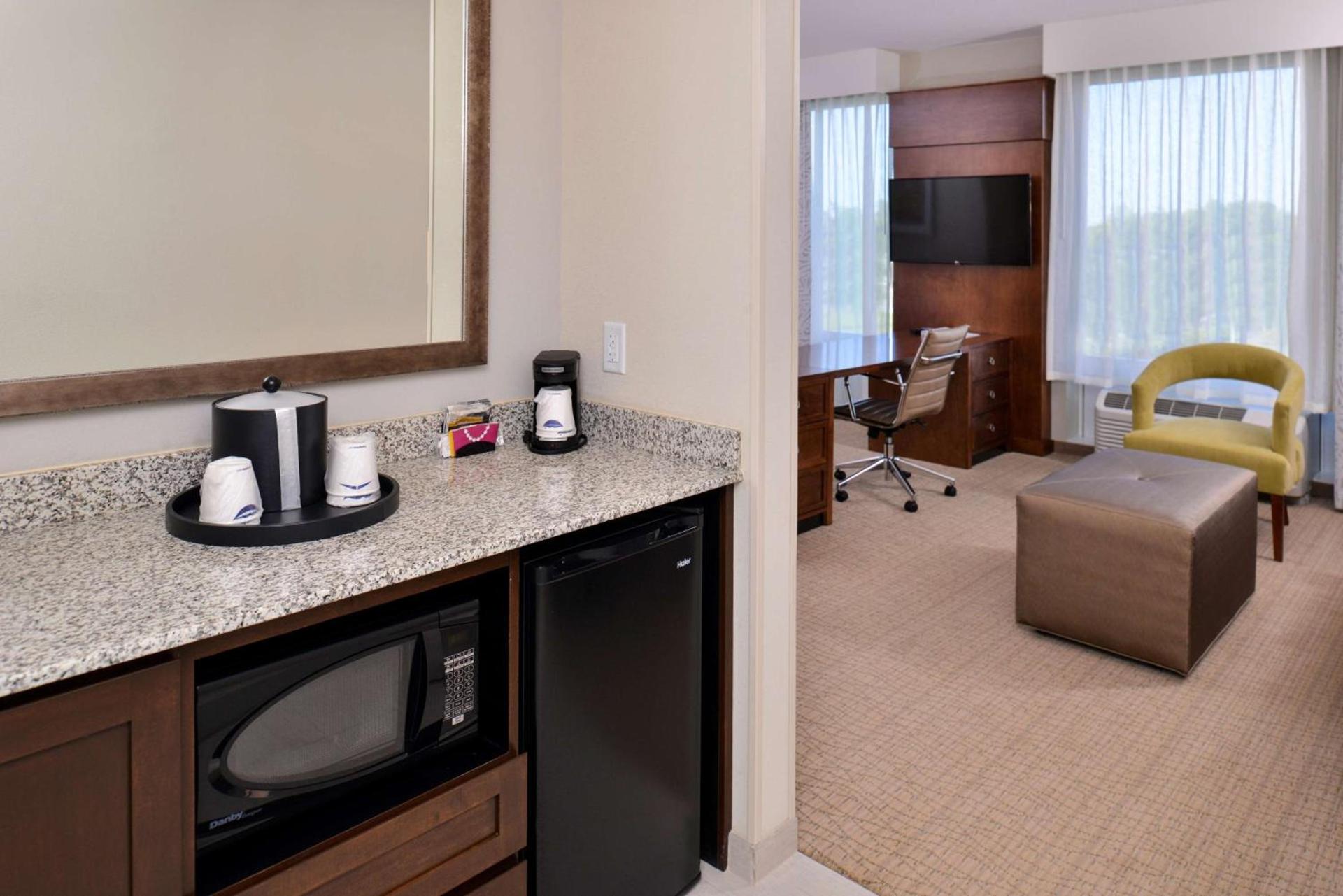 Hampton Inn & Suites Orlando/Downtown South - Medical Center photo 43