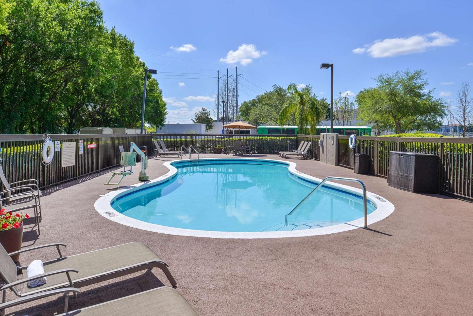 Hampton Inn Closest to Universal Orlando photo 8