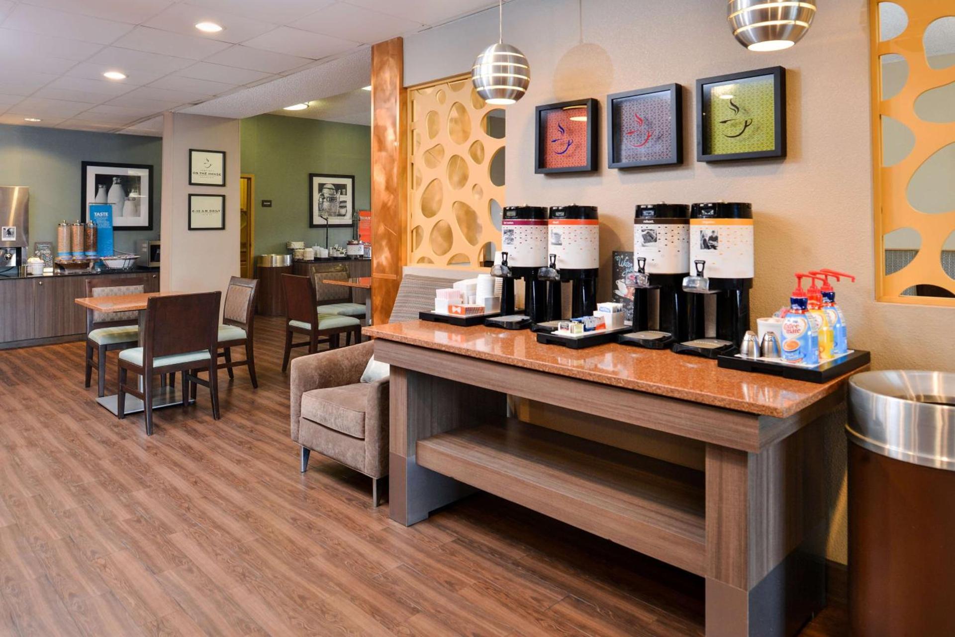 Hampton Inn Closest to Universal Orlando photo 13
