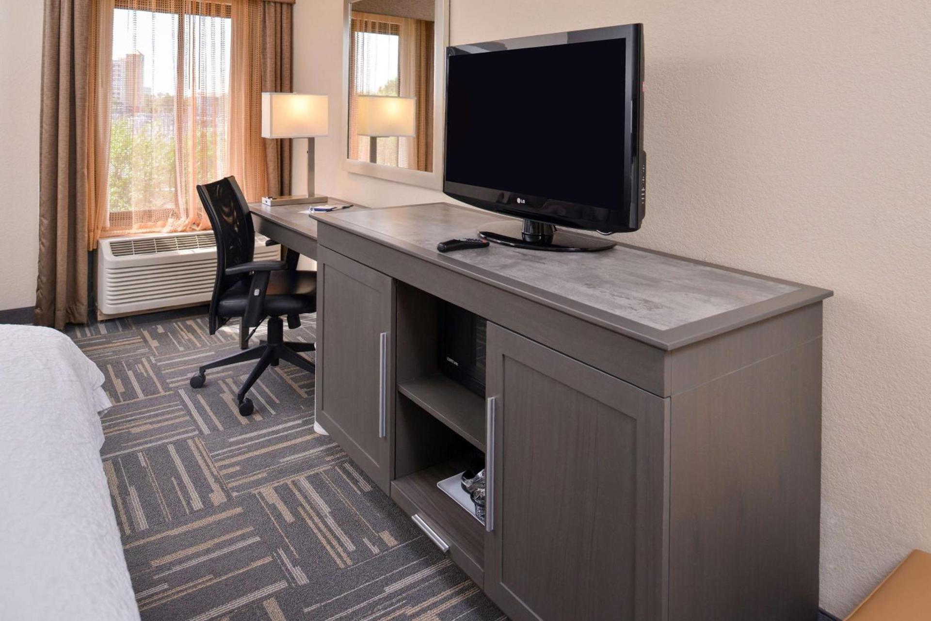 Hampton Inn Closest to Universal Orlando photo 30
