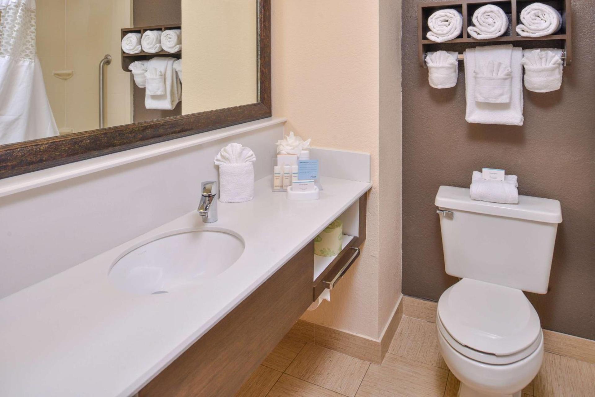 Hampton Inn Closest to Universal Orlando photo 31