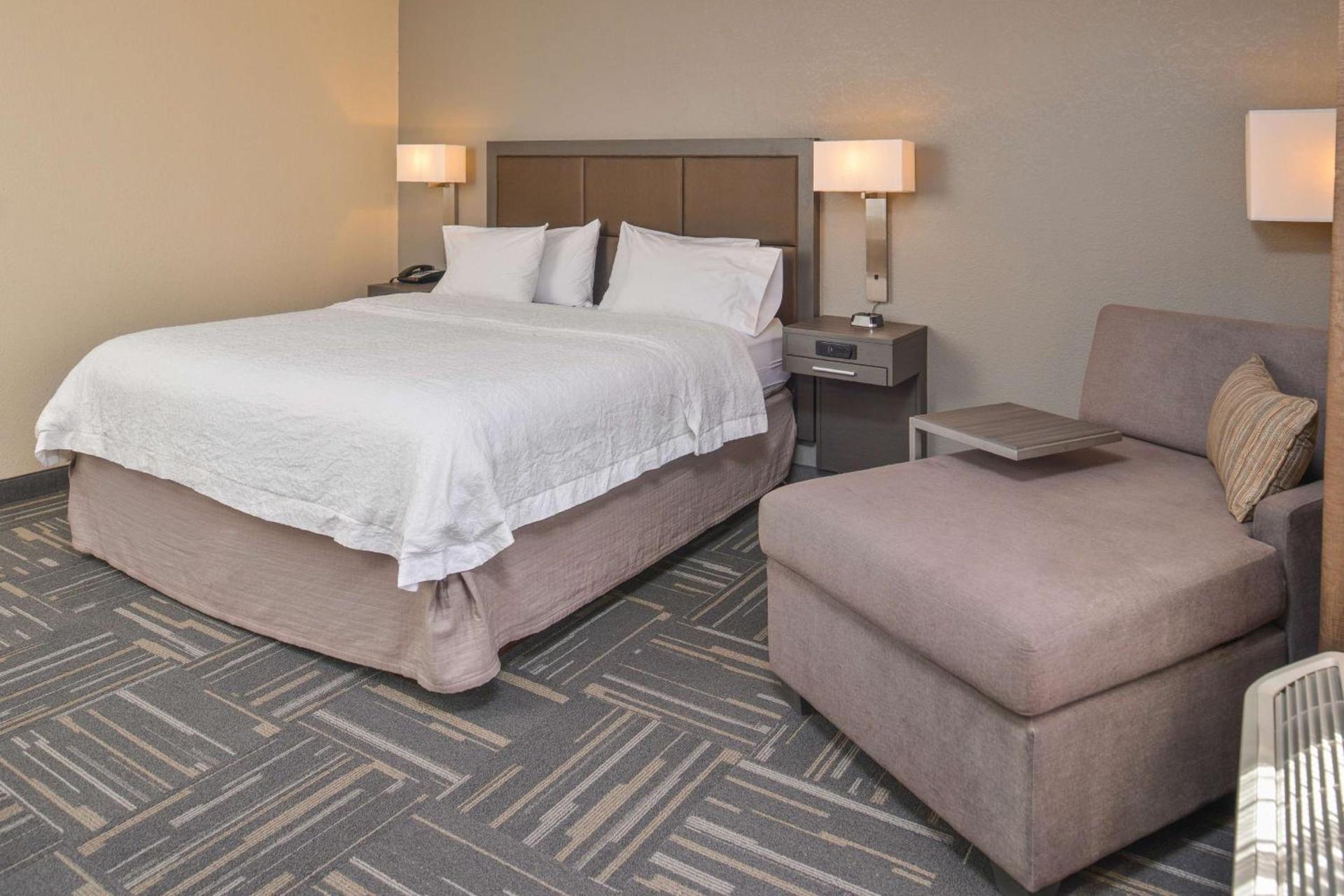 Hampton Inn Closest to Universal Orlando photo 33