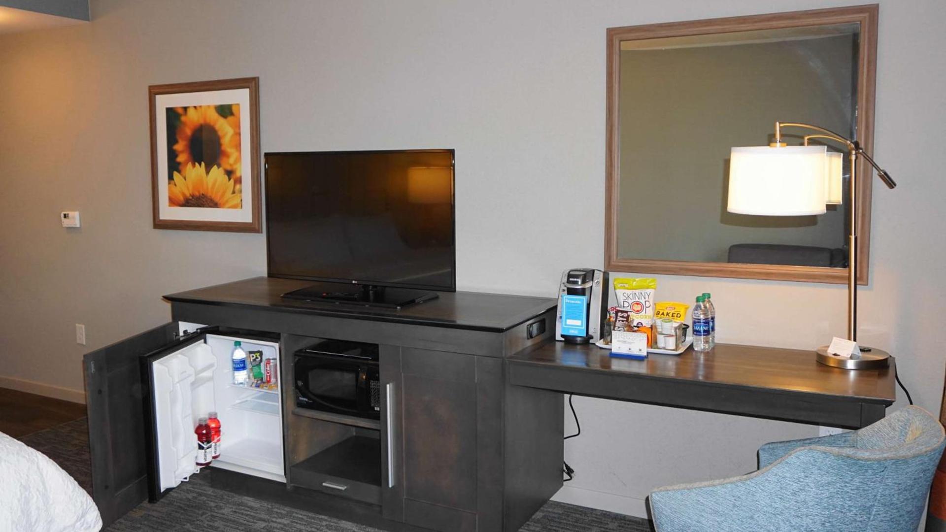 Hampton Inn & Suites Memphis Germantown photo 17