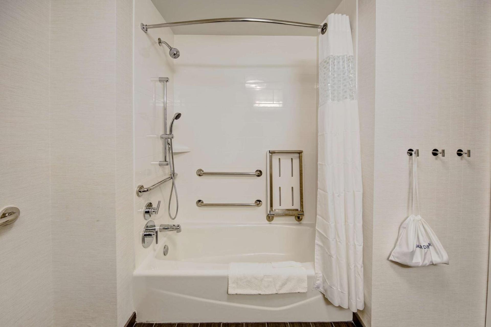 Hampton Inn & Suites Memphis Germantown photo 19