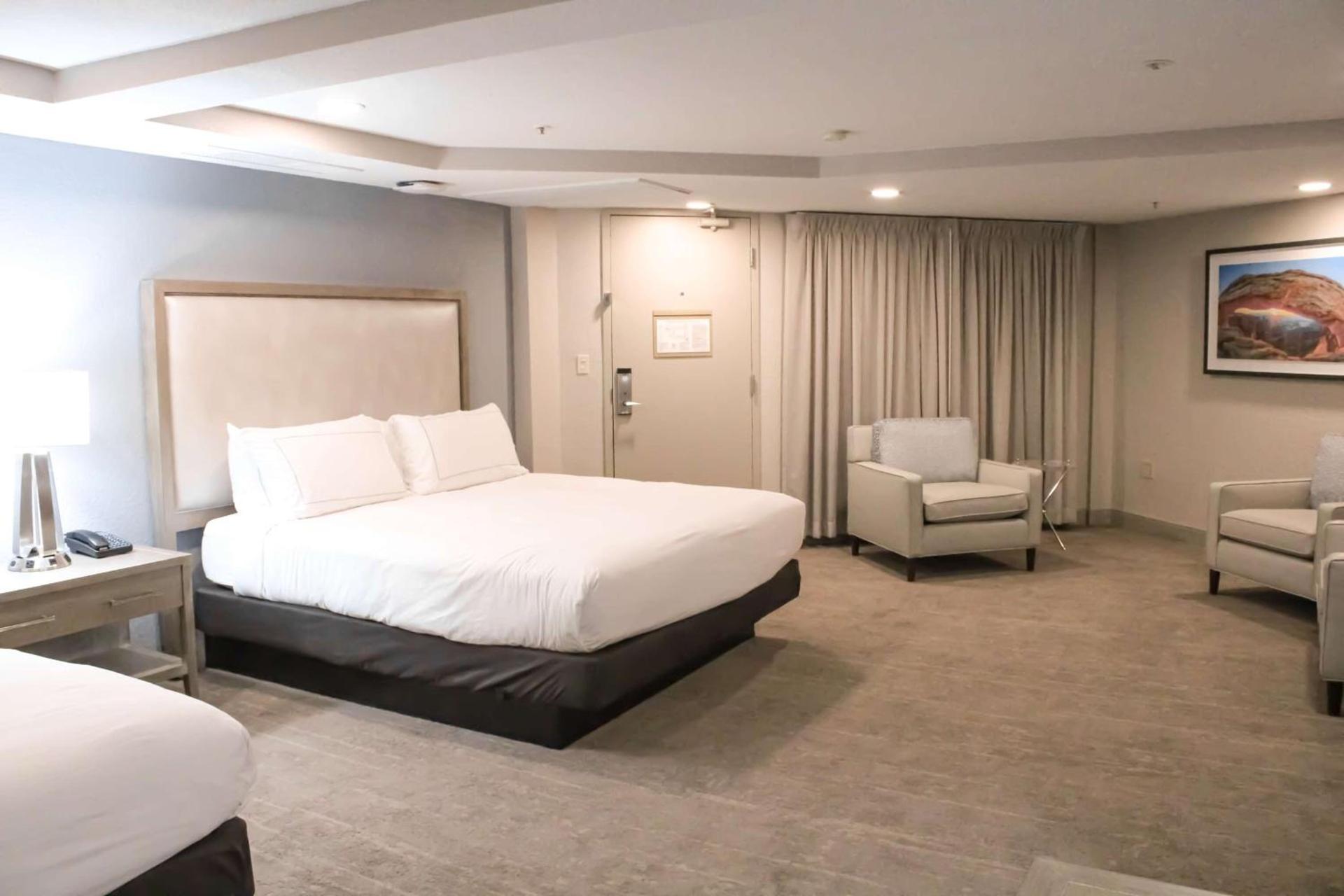 Doubletree by Hilton Phoenix Mesa photo 18