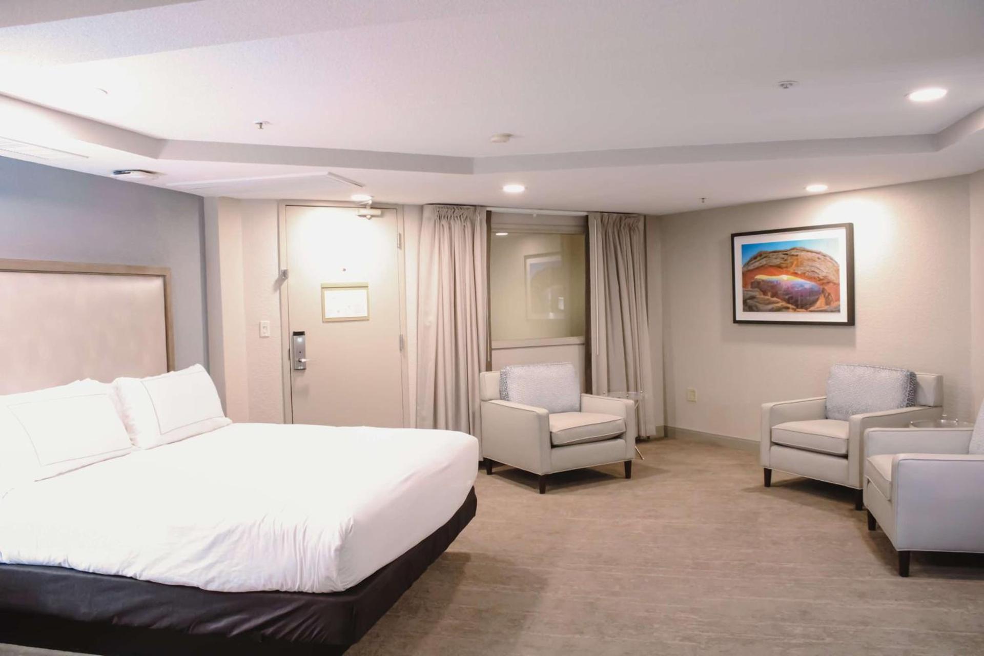 Doubletree by Hilton Phoenix Mesa photo 24