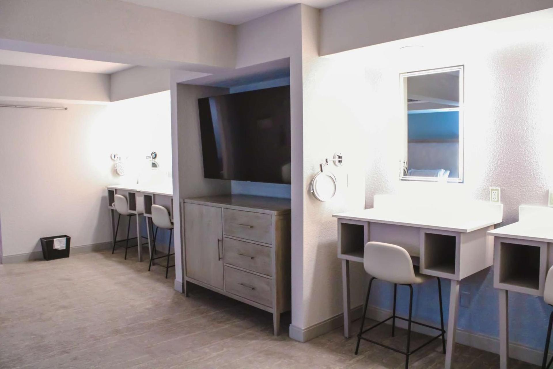 Doubletree by Hilton Phoenix Mesa photo 32