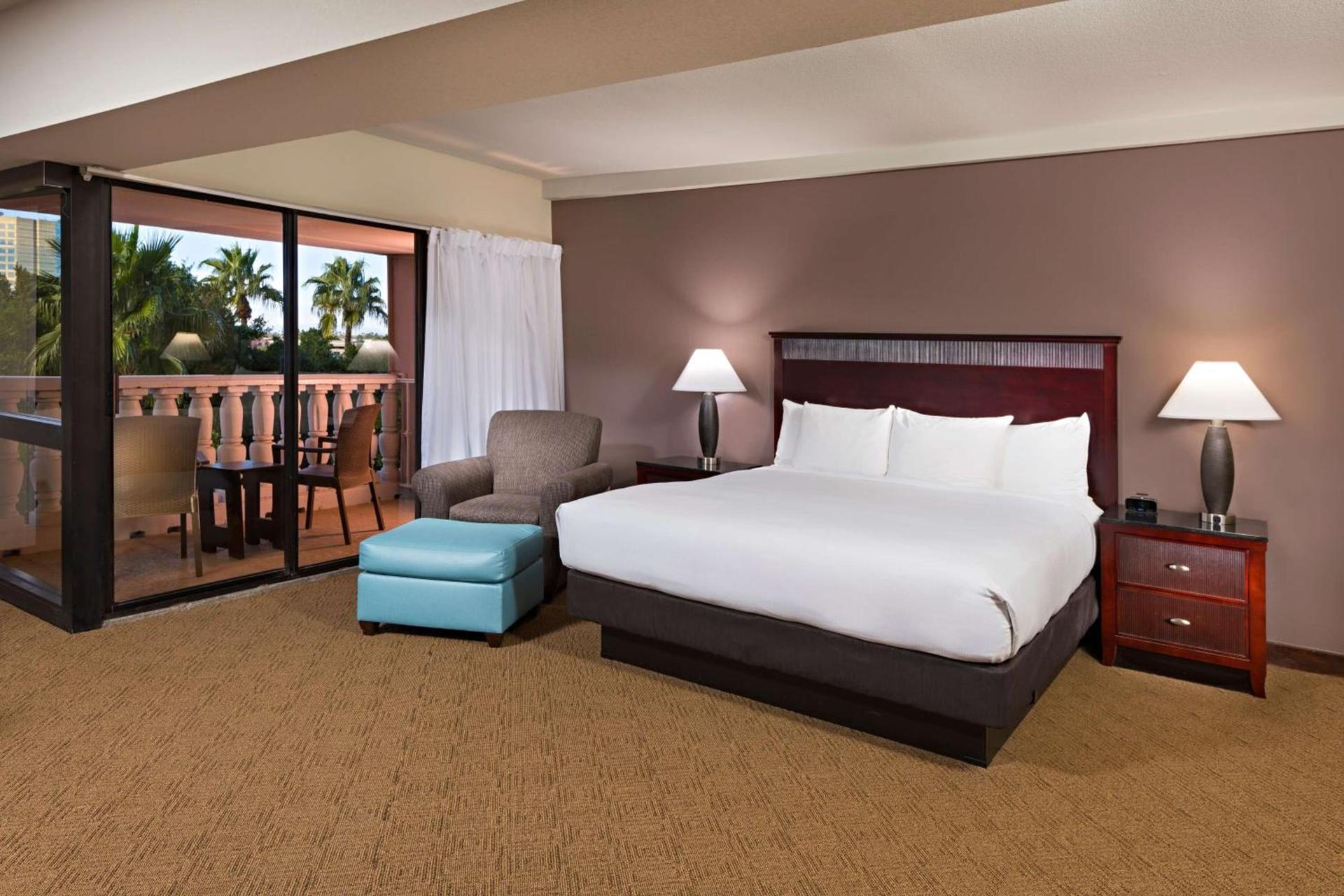 Doubletree by Hilton Phoenix Mesa photo 9