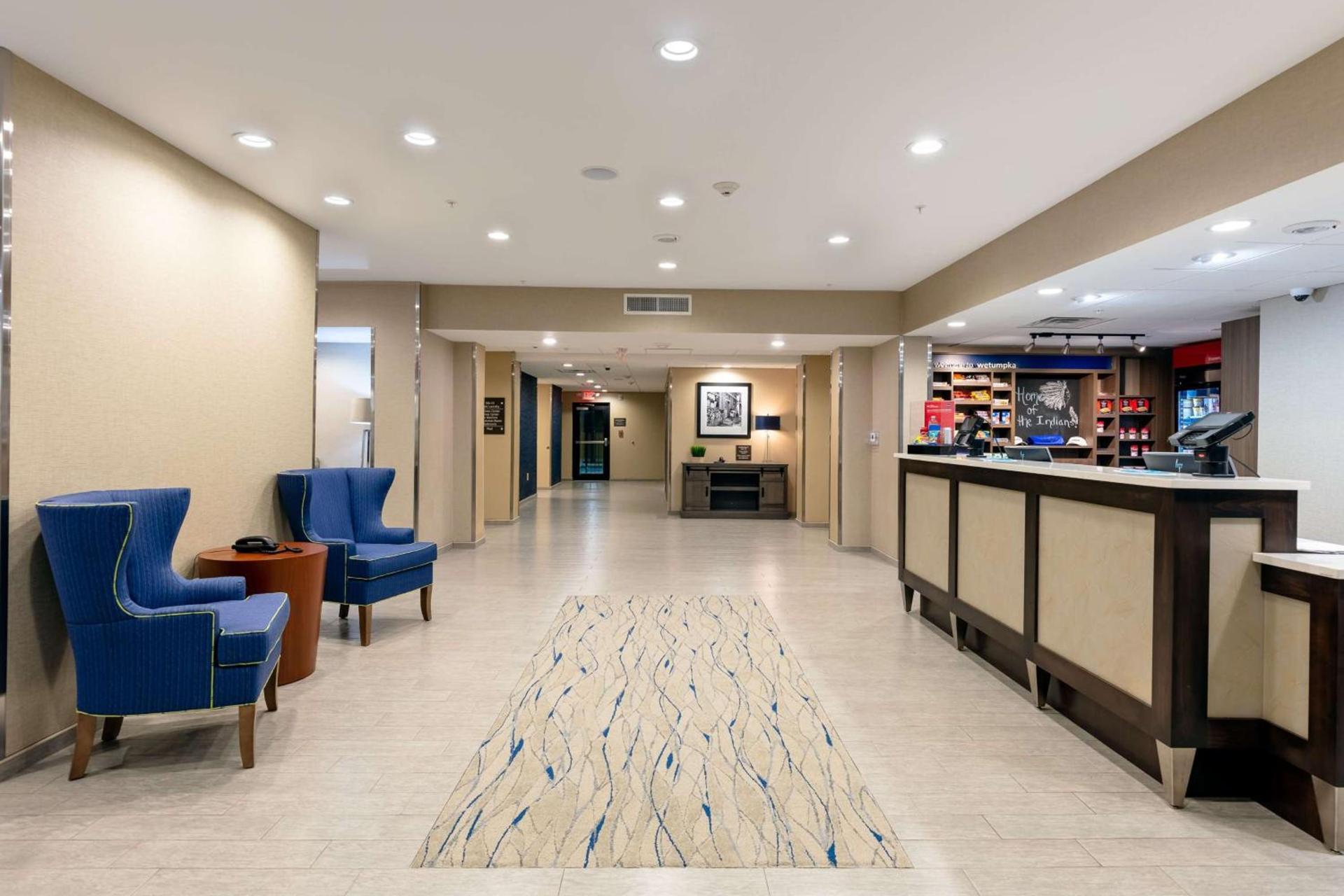 Hampton Inn Wetumpka photo 9