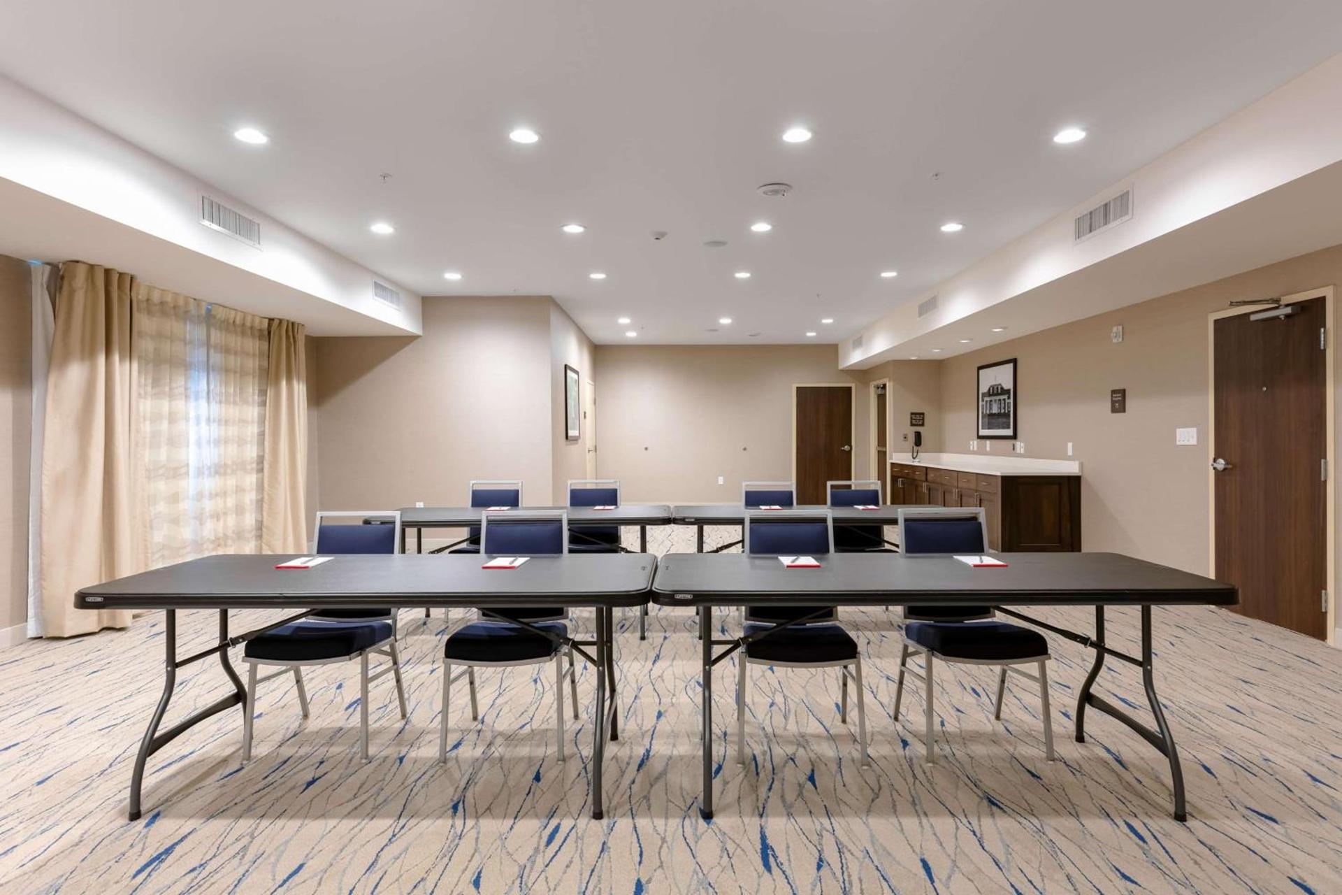 Hampton Inn Wetumpka photo 36