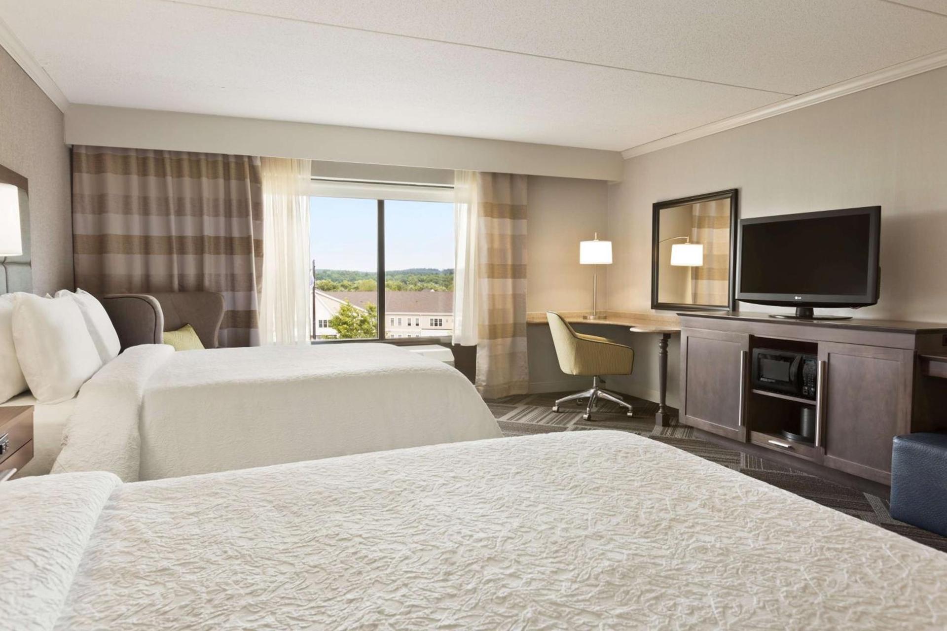 Hampton Inn & Suites by Hilton Manchester Bedford photo 19