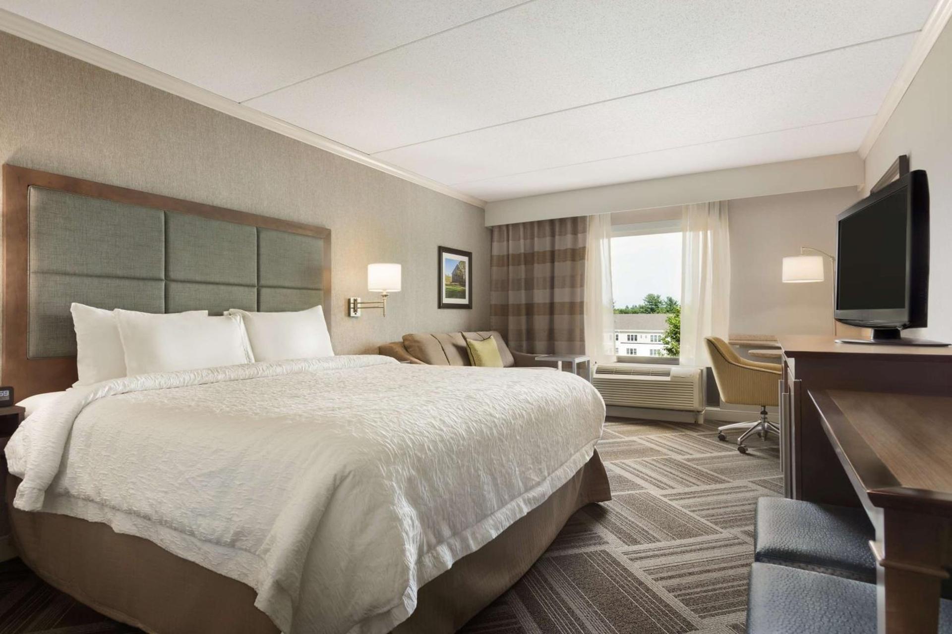 Hampton Inn & Suites by Hilton Manchester Bedford photo 24