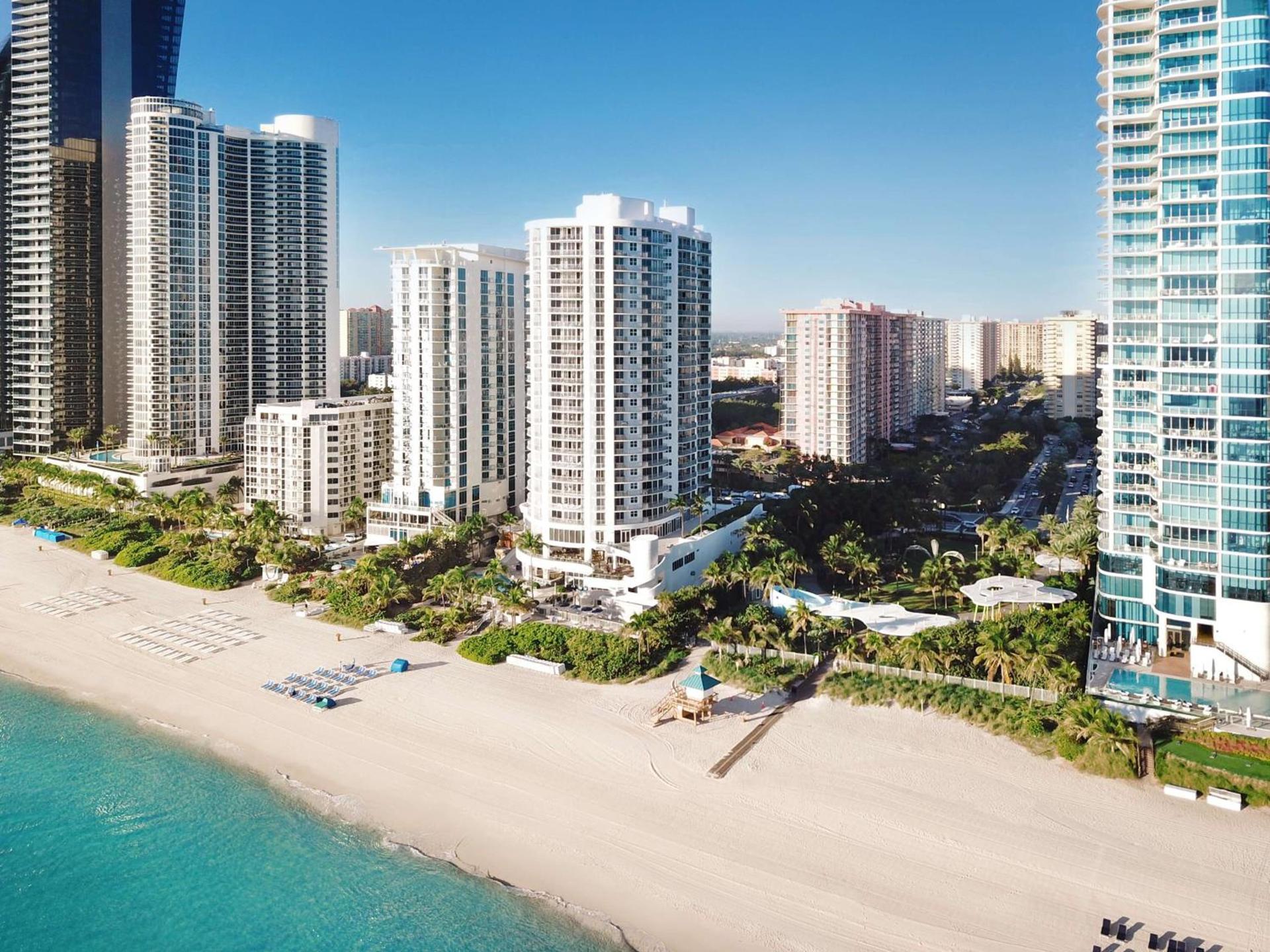 DoubleTree by Hilton Ocean Point Resort - North Miami Beach photo 2