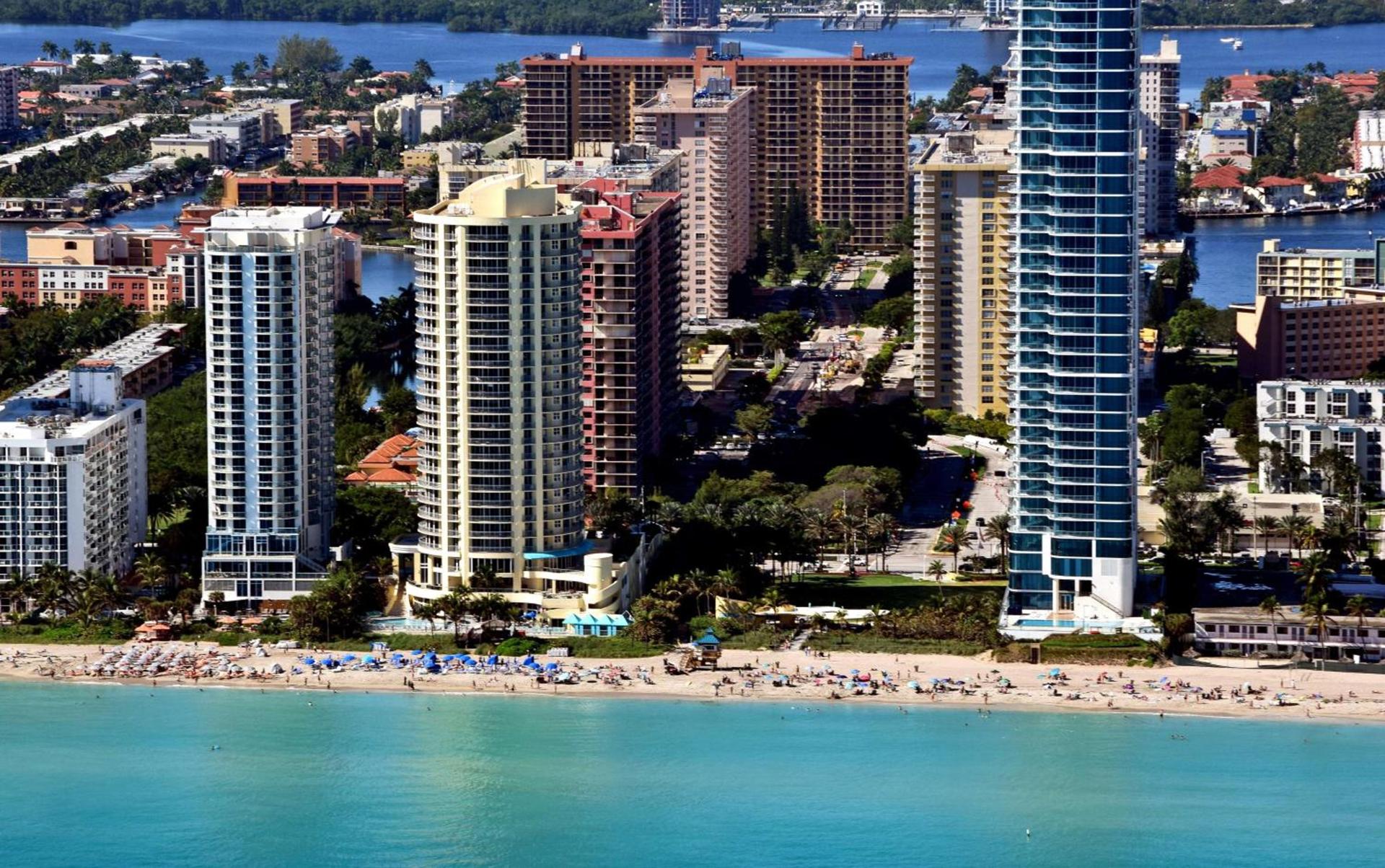 DoubleTree by Hilton Ocean Point Resort - North Miami Beach photo 3