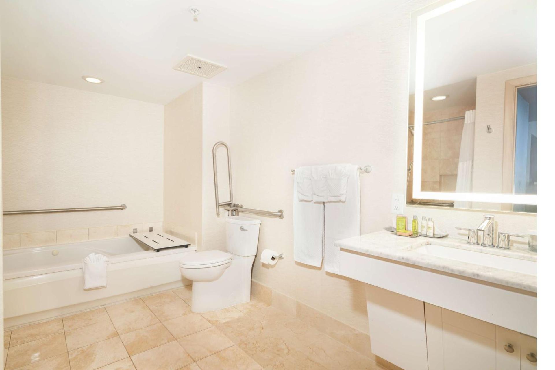 DoubleTree by Hilton Ocean Point Resort - North Miami Beach photo 28