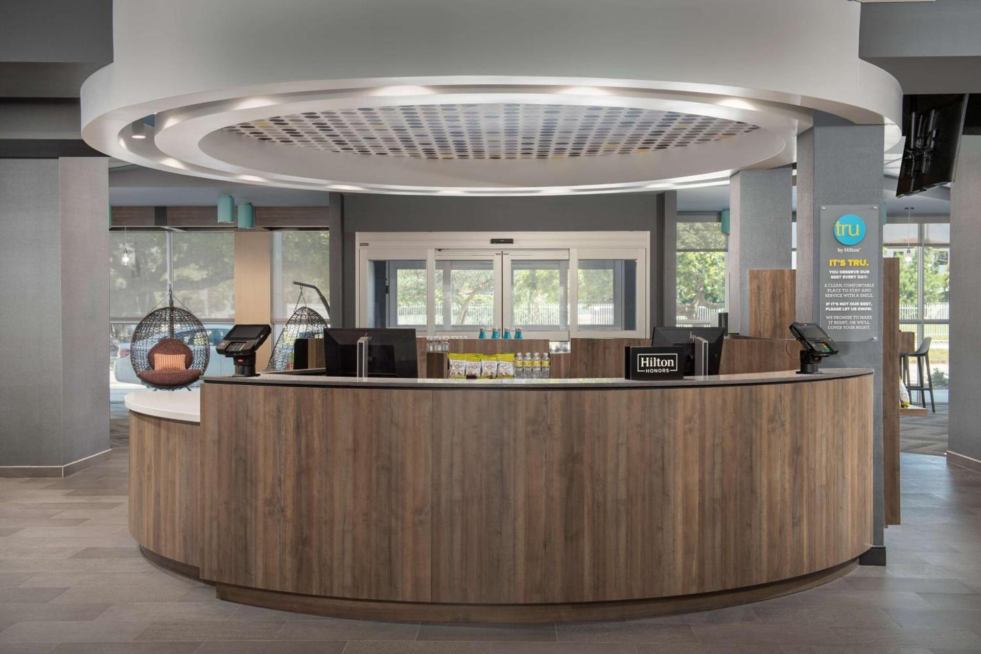 Tru By Hilton Miami West Brickell photo 8