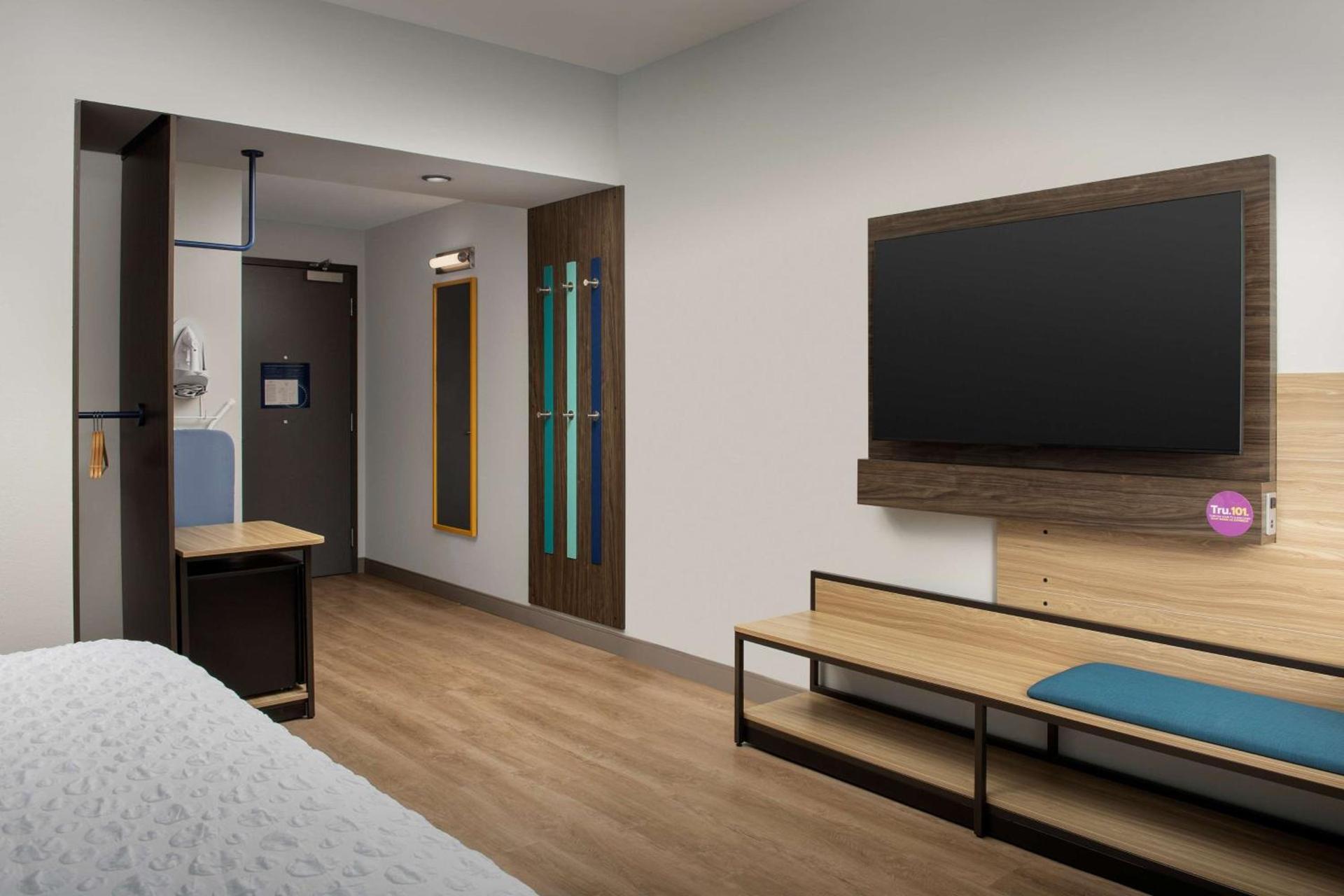 Tru By Hilton Miami West Brickell photo 18