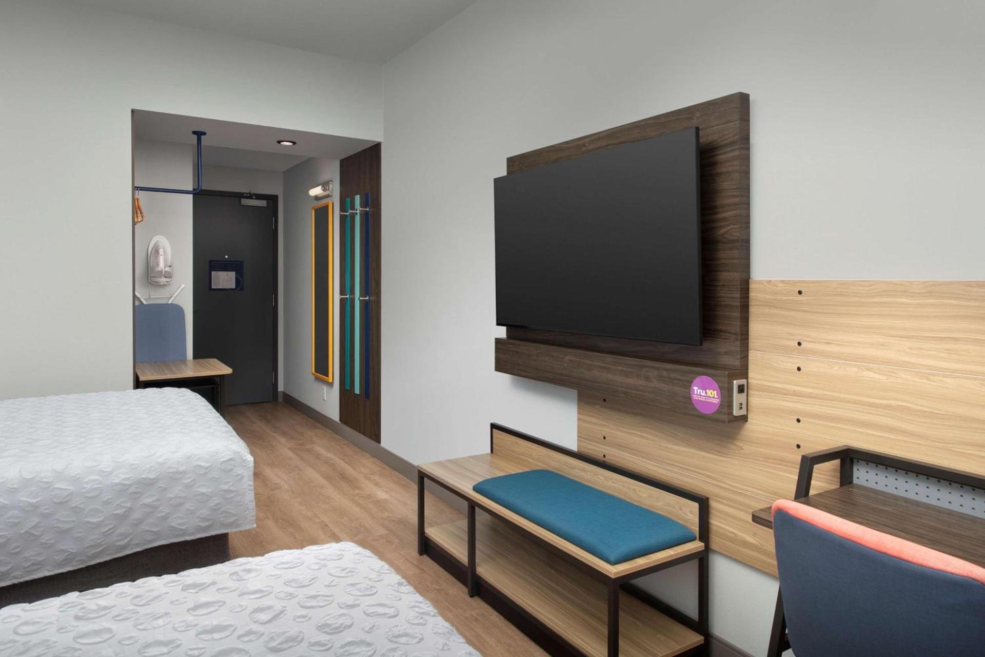 Tru By Hilton Miami West Brickell photo 17
