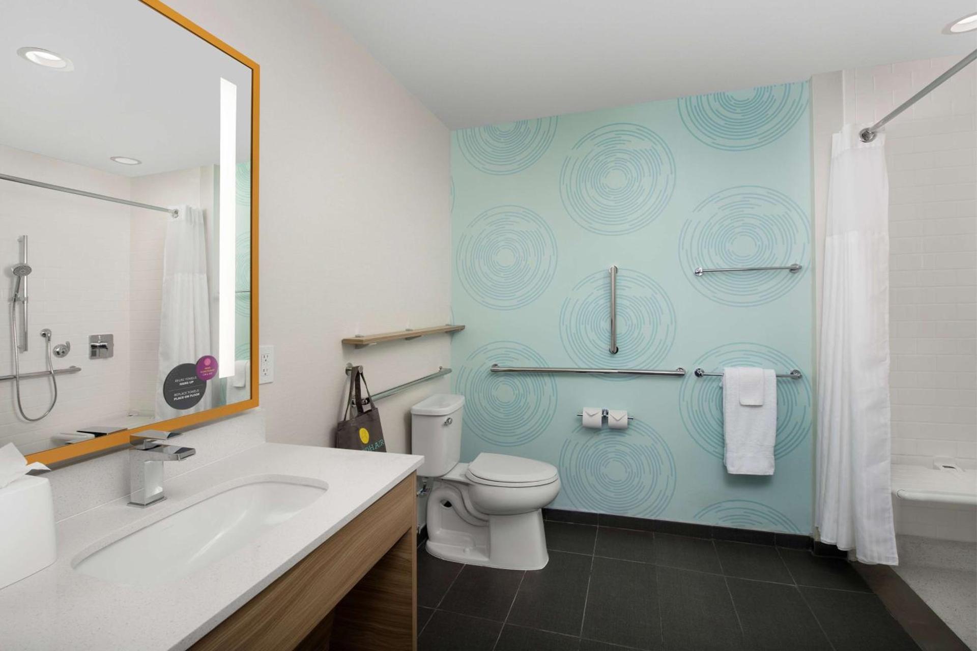 Tru By Hilton Miami West Brickell photo 23