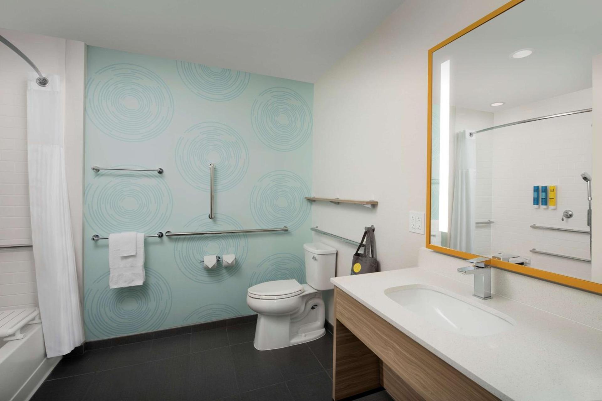 Tru By Hilton Miami West Brickell photo 24
