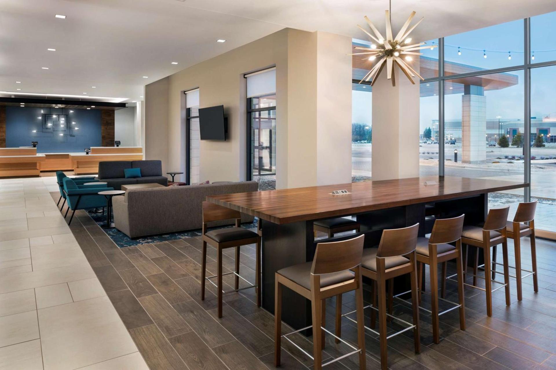Hilton Garden Inn Milwaukee Brookfield Conference Center photo 8
