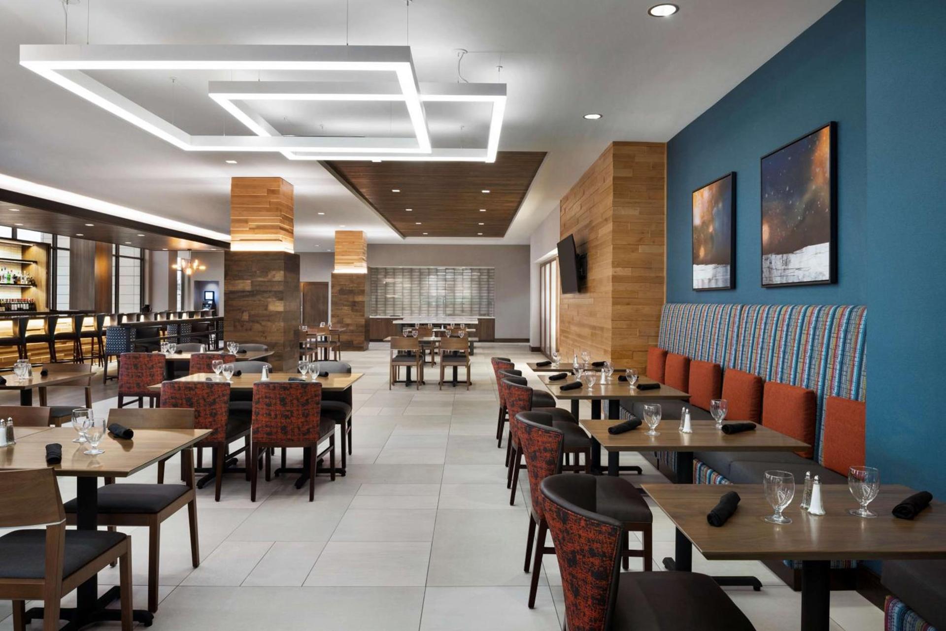 Hilton Garden Inn Milwaukee Brookfield Conference Center photo 12