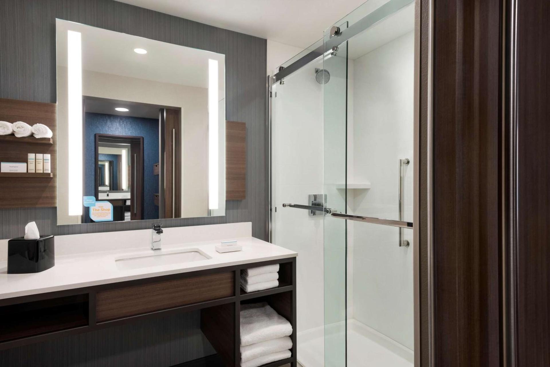 Hilton Garden Inn Milwaukee Brookfield Conference Center photo 17