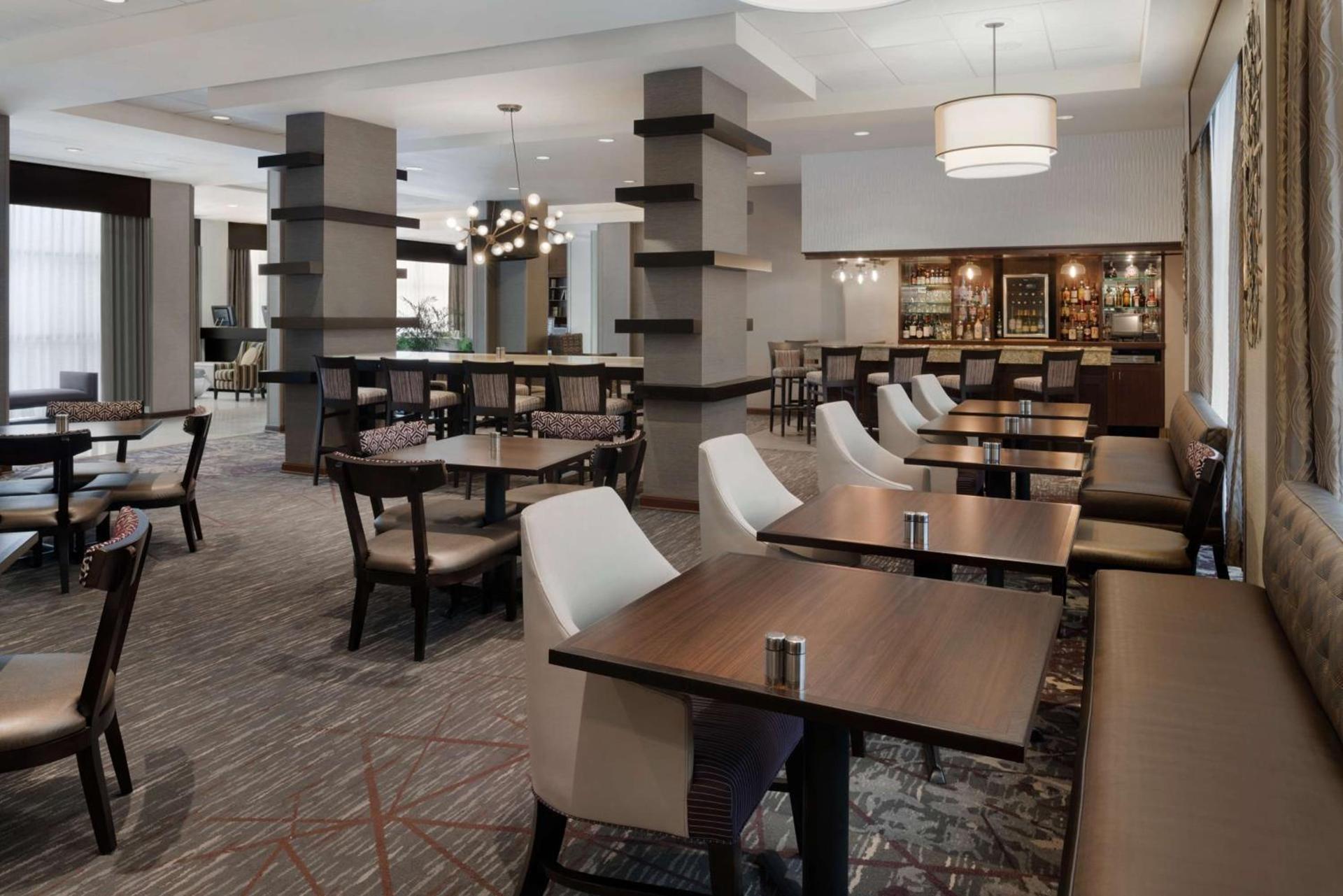 DoubleTree by Hilton Milwaukee/Brookfield photo 10