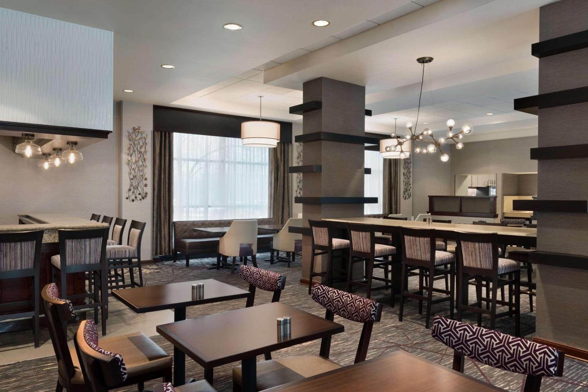 DoubleTree by Hilton Milwaukee/Brookfield photo 11