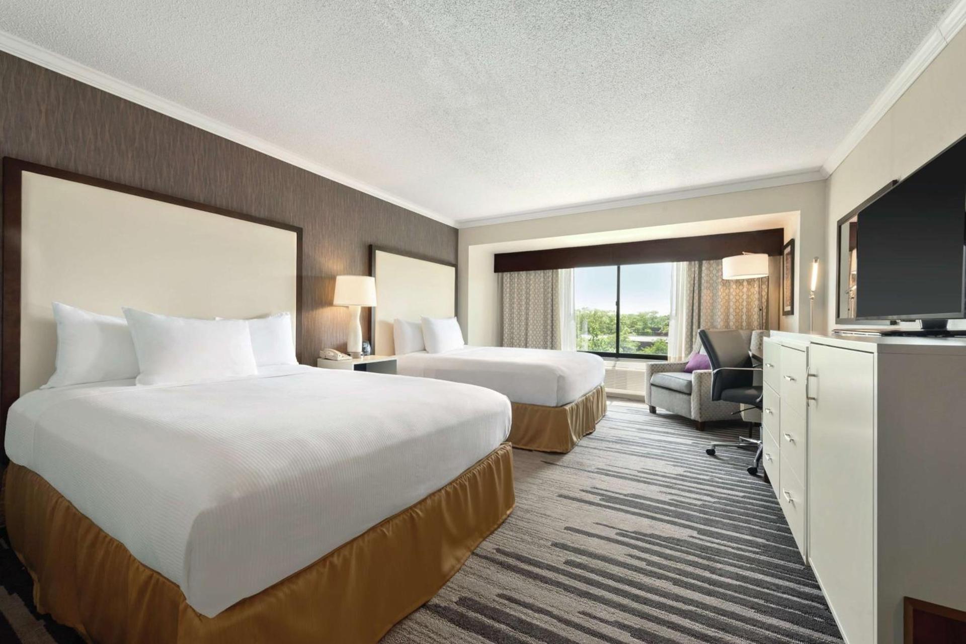 DoubleTree by Hilton Milwaukee/Brookfield photo 15