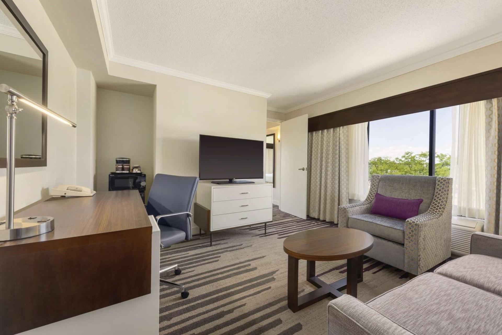 DoubleTree by Hilton Milwaukee/Brookfield photo 16