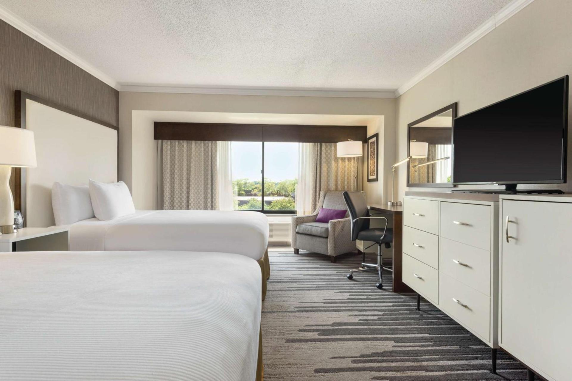DoubleTree by Hilton Milwaukee/Brookfield photo 18
