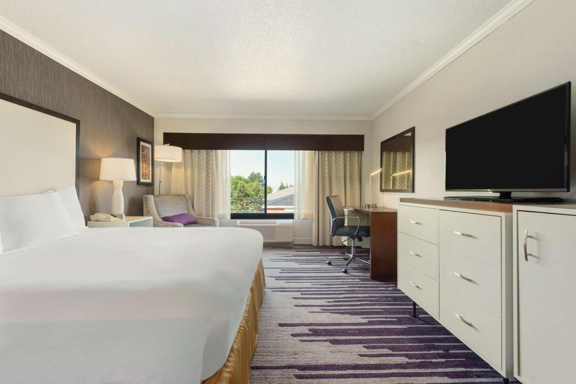 DoubleTree by Hilton Milwaukee/Brookfield photo 20