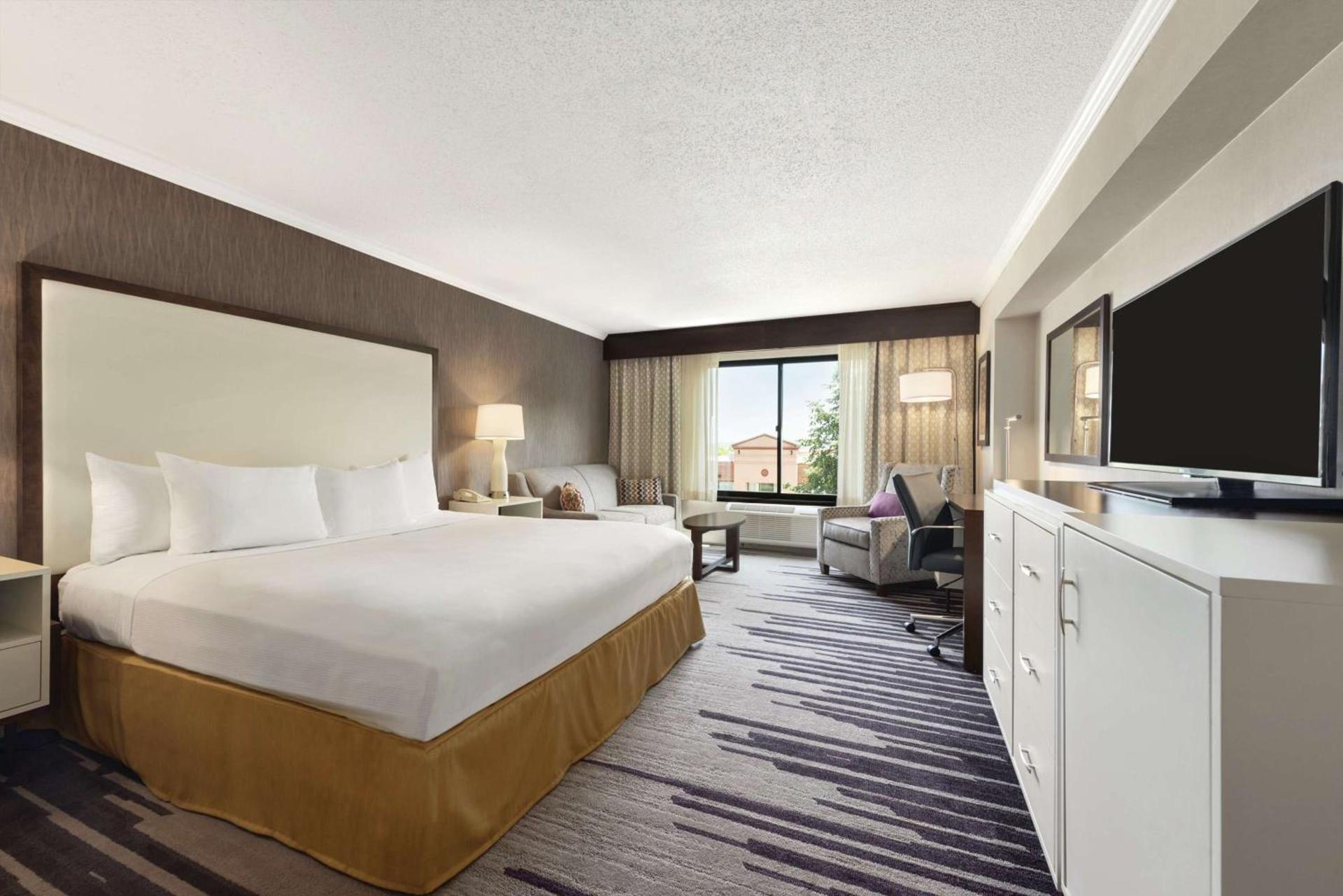 DoubleTree by Hilton Milwaukee/Brookfield photo 19