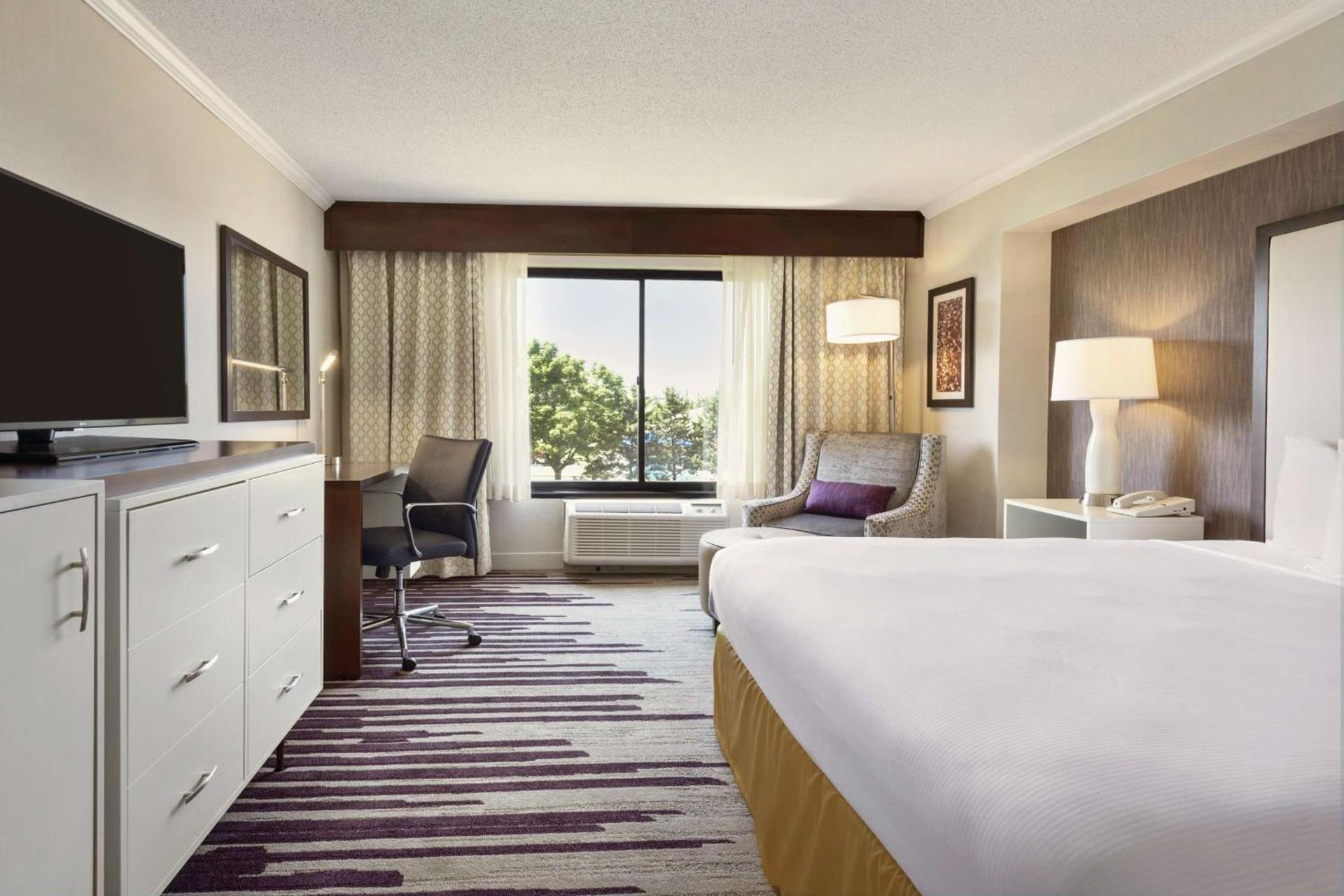 DoubleTree by Hilton Milwaukee/Brookfield photo 23